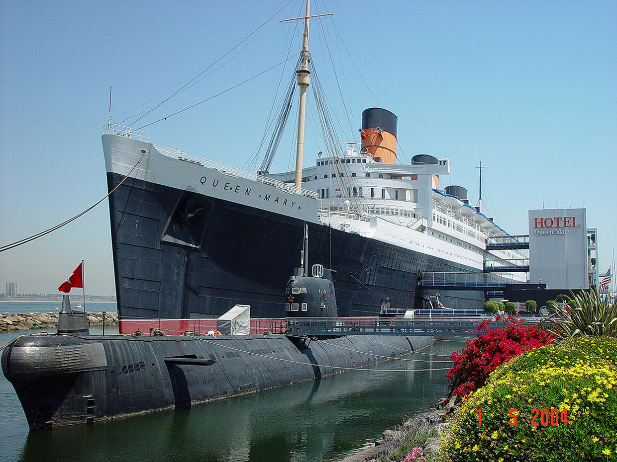 Queen Mary & Foxtrot.jpg