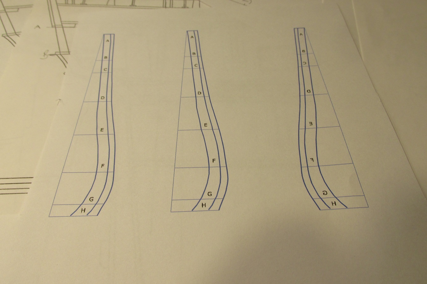 Zgodnie ze wskazówkami Tomka, zrobiłem w Inkscape projekt kształtu zewnętrznej belki rufowej.