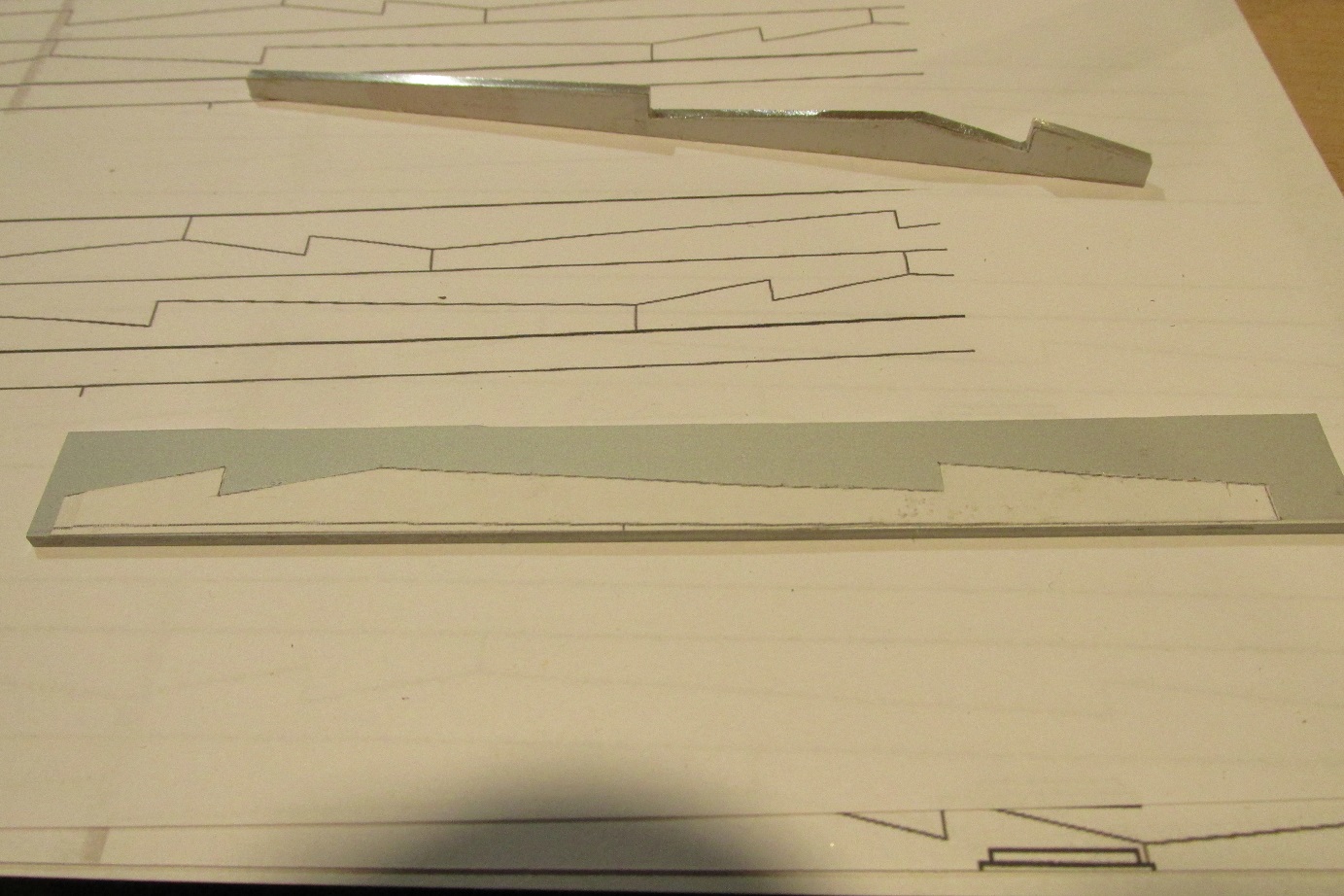 Formy do planek robię z płaskownika aluminiowego.