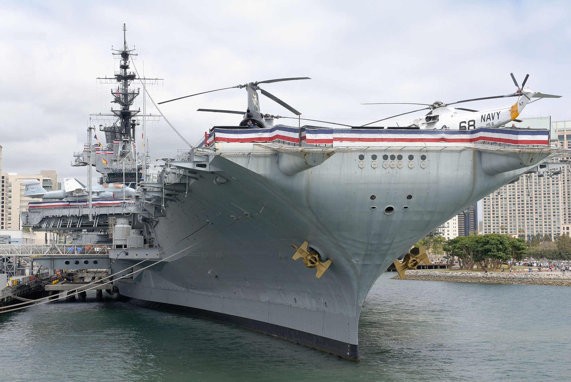 101 USS Midway (CVBCVACV-41)  aircraft carrier.jpg