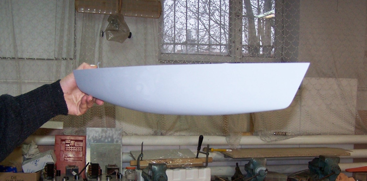 1.jpg (188.47 KiB) Przejrzano 15013 razy Kadłub gotowy do malowania