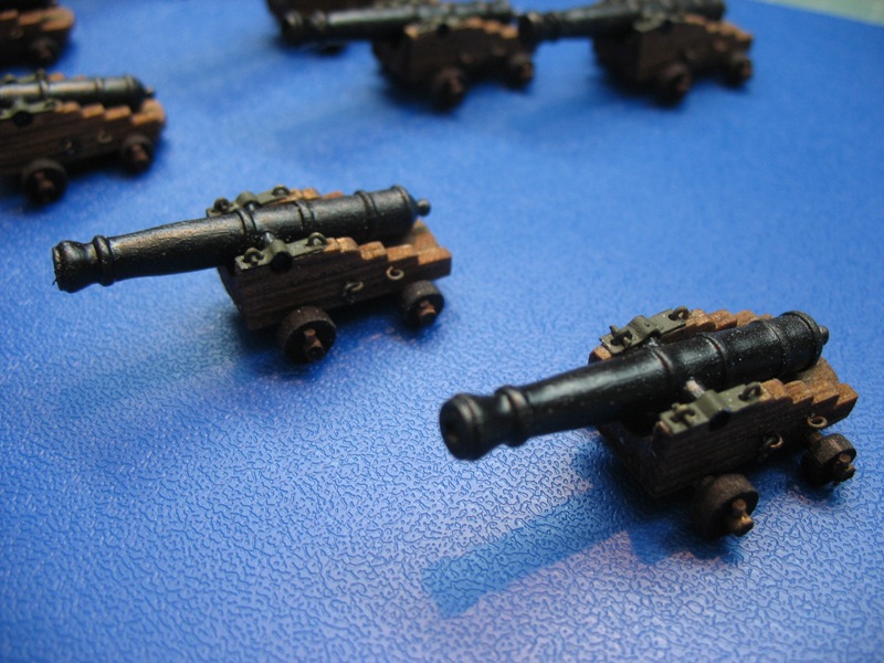 zawiasy malowane matową farbą Revell z serii military