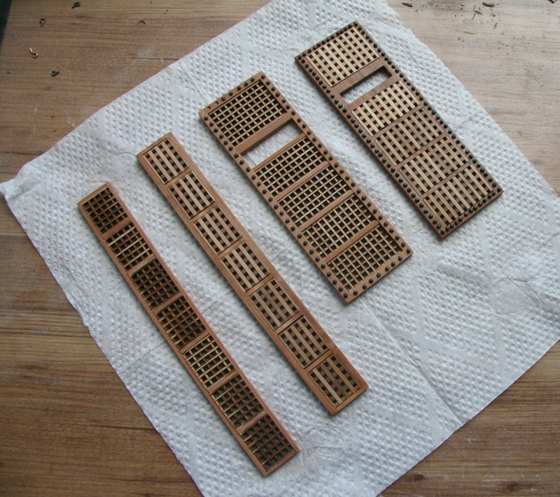 resize_677.jpg (212.22 KiB) Przejrzano 8965 razy dwa rodzaje gretingów (ten drugi wg zasady 1:1 - szerokość listwy = szerokości oczka)