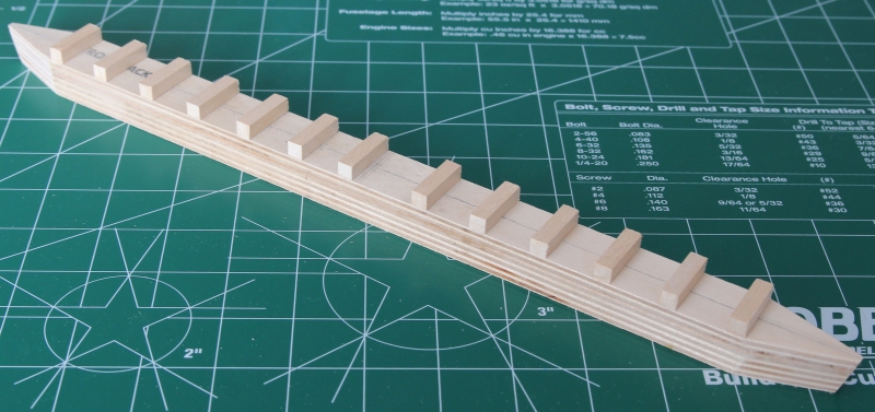 IMG_7013s.jpg (255.6 KiB) Przejrzano 14569 razy Baza z listwami stabilizującymi