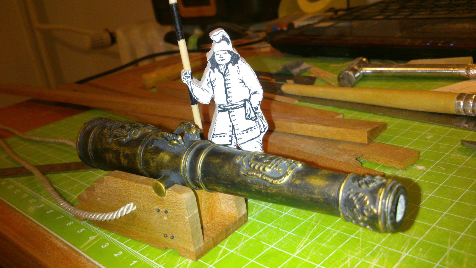 DSC_0761.jpg (248.33 KiB) Przejrzano 10304 razy Taki tam koleżka się pojawił w skali 1:24.