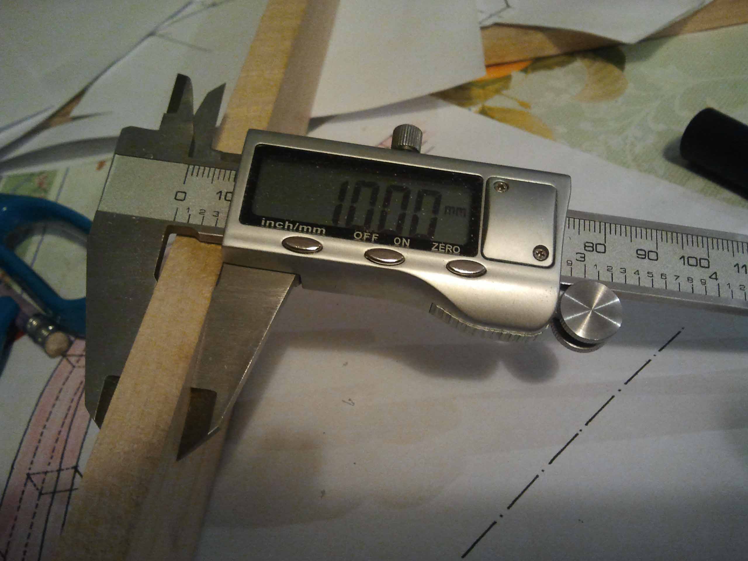 Proxxon jest niezastąpiony,hebluje z dokładnością do 1/100 mm.