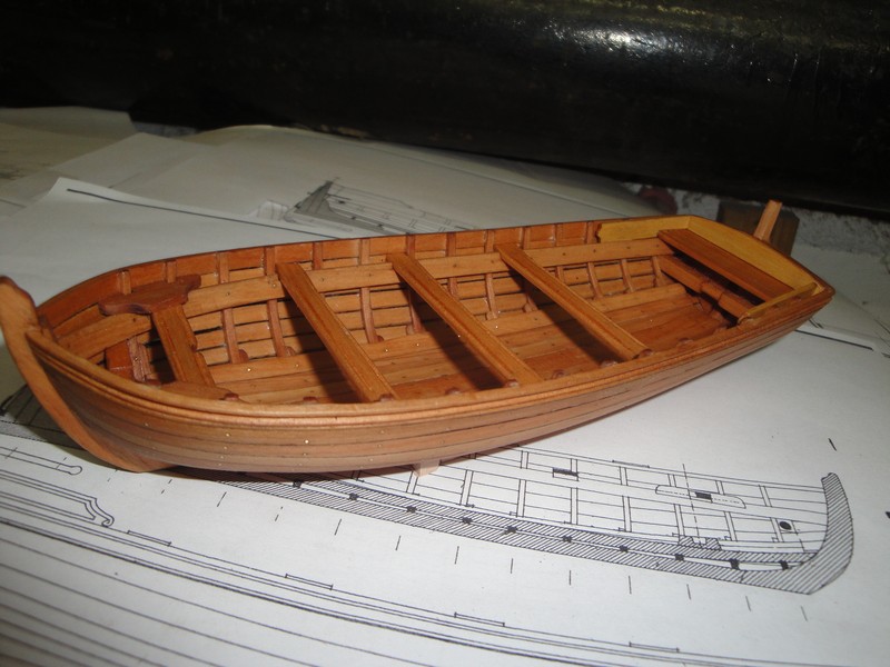 La Belle 2124.jpg (122.23 KiB) Przejrzano 6009 razy Dalsze prace przy wnetrzu. Metamorfoza po pociagnieciu pokostem lnianym. Powoli zaczyna to wygladac jak szalupa