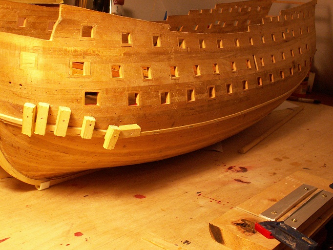 belki prowadzę wzdłuż "przyszytej" listewki