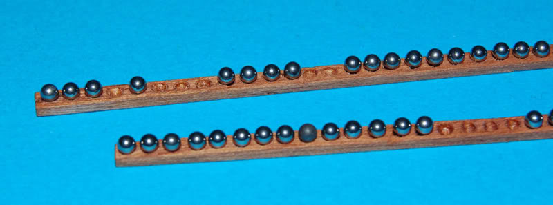 06kul61.jpg (35.58 KiB) Przejrzano 8811 razy kulki stalowe przed oksydowaniem, prócz jednej