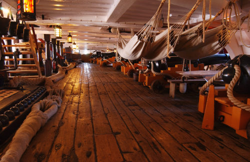 mess_deck_hammocks.jpg