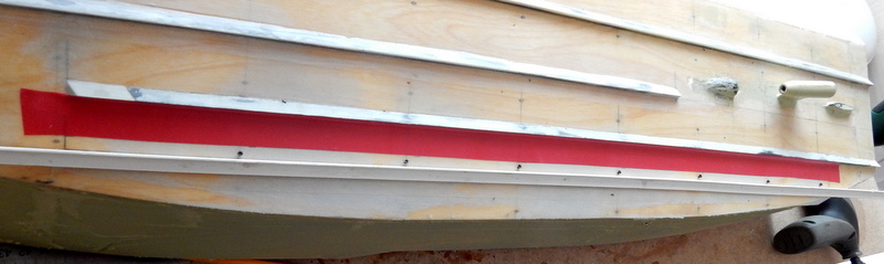 DSCN3627.JPG (78.21 KiB) Przejrzano 7122 razy Następnie dla lepszego mocowania w miejsce wręg wkręcone mini wkręty