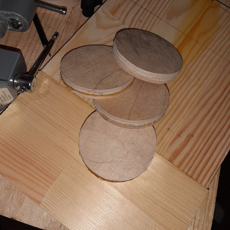 20191214_222520.jpg (386.58 KiB) Przejrzano 9721 razy sklejona kawałki sklejki