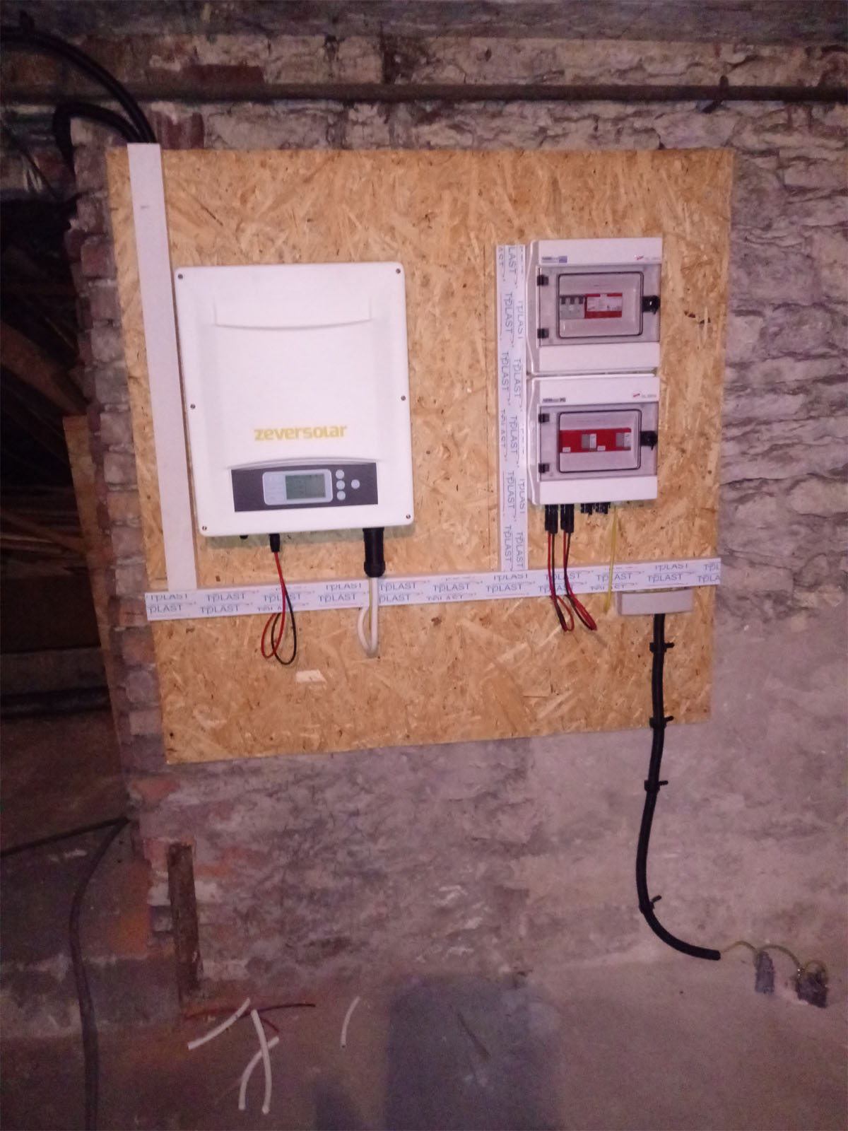 20191007_180816a.jpg (228.26 KiB) Przejrzano 6375 razy Elektrownia w piwnicy.