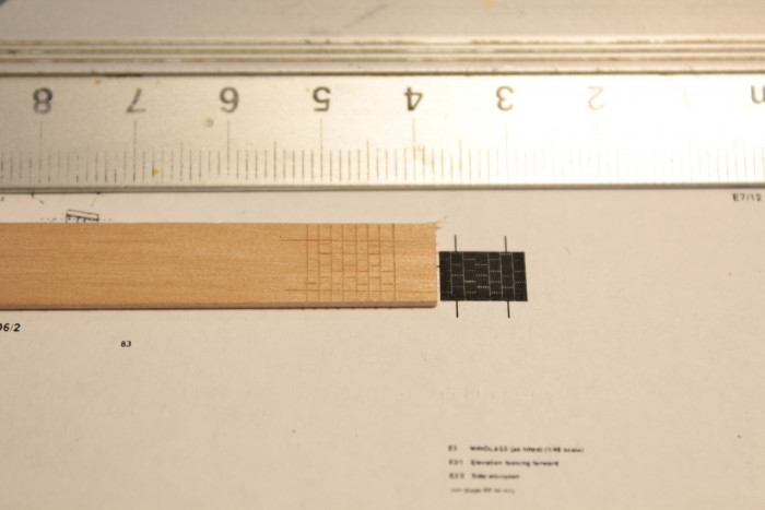 Początkowa grubość listwy to około 2,5 mm, końcowa to około 0,5 mm