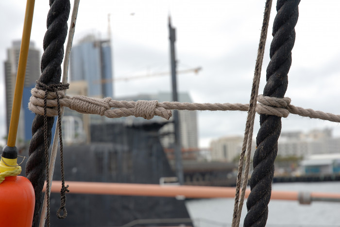 081 San Salvador, szczegół mocowania wyblinki.jpg