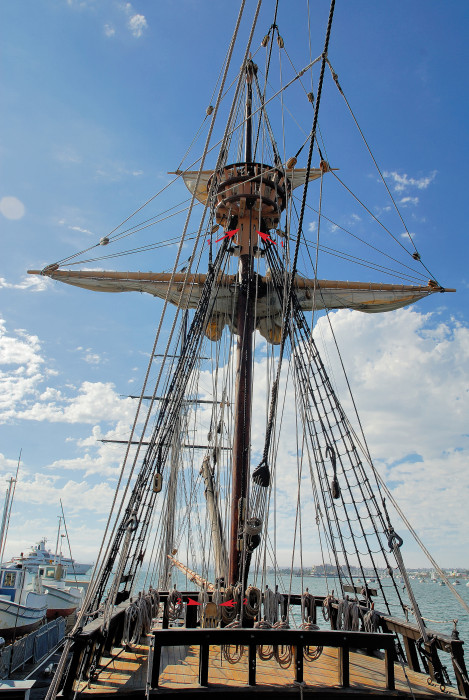 049 Galleon San Salvador,  fore deck& foremast copy.jpg